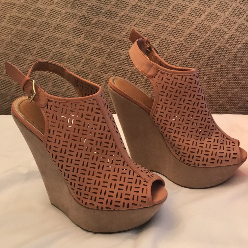 Size 8.5 Light orange/ peach beige wedges.
